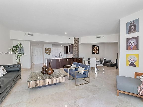 5th image of 1819 SE 17th St APT 501