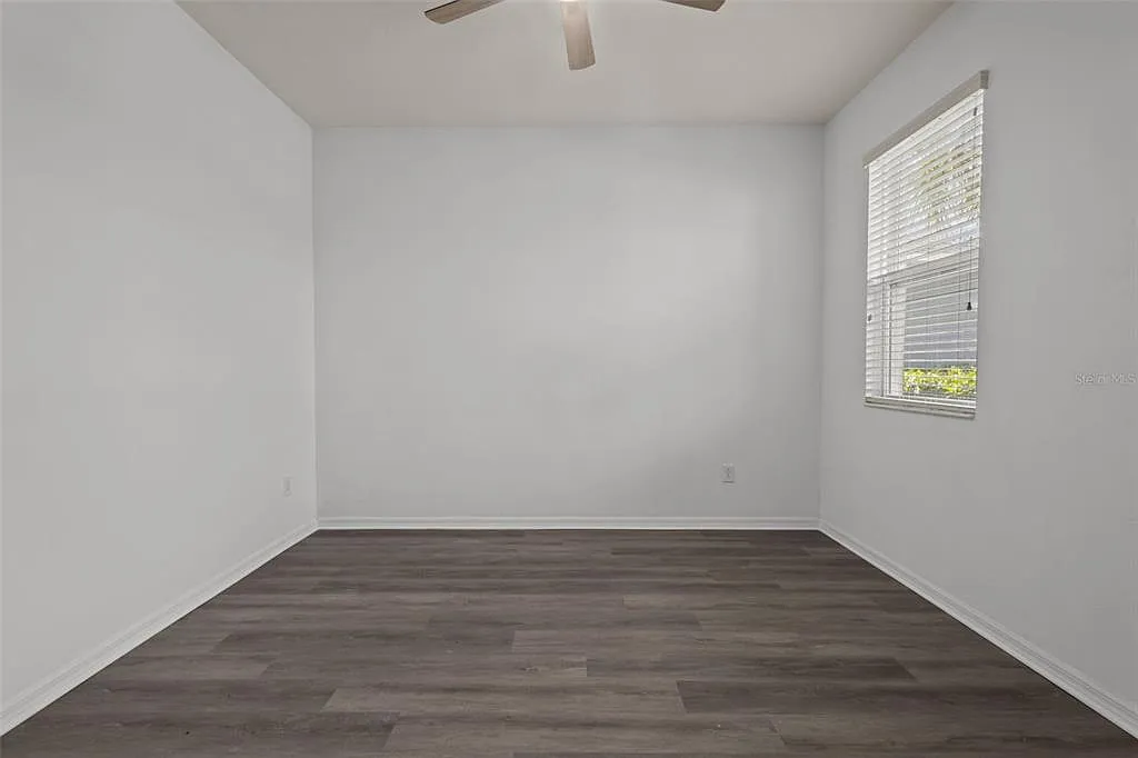 3 bed, 2.5 bath, 2674 sqft, $3,100 — Photo 3