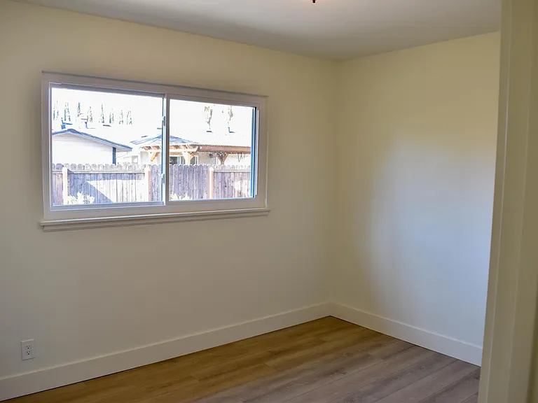 2454 Marcia Dr — Photo 10