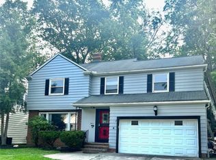 2431 Milton Rd, University Heights, OH 44118