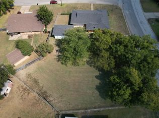 648 Oak St, Burleson, TX 76028