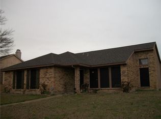 1045 Twin Falls Dr, Desoto, TX