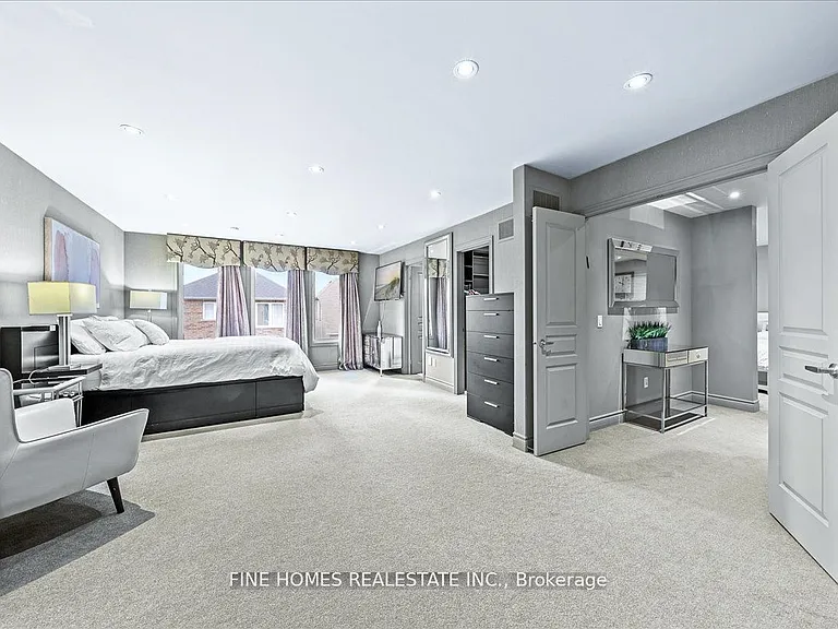26 Gesher Cres — Photo 15