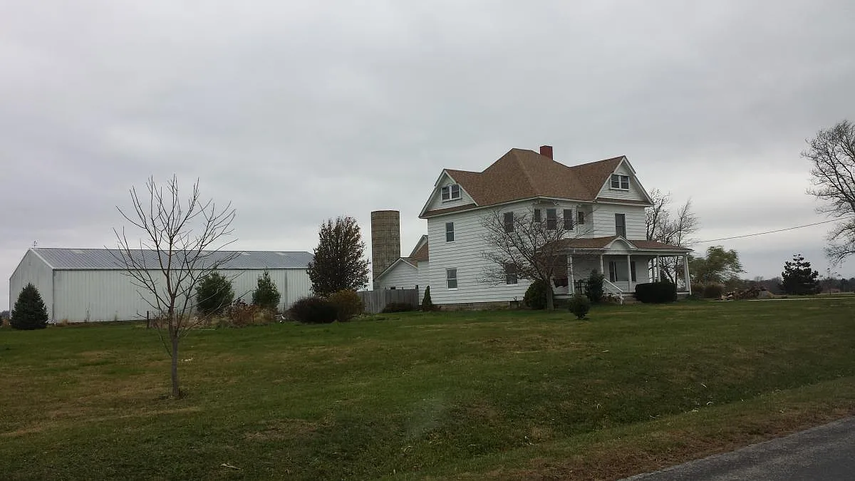 3 bed, 1.5 bath, 1400 sqft, $1,700 — Photo 3