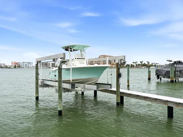 610 Island Way APT 201, Clearwater, FL 33767
