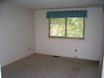 5th image of 420 N Desdemona Ave