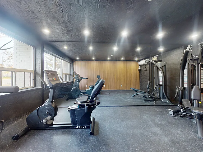 1 Marquette Ave — Photo 9