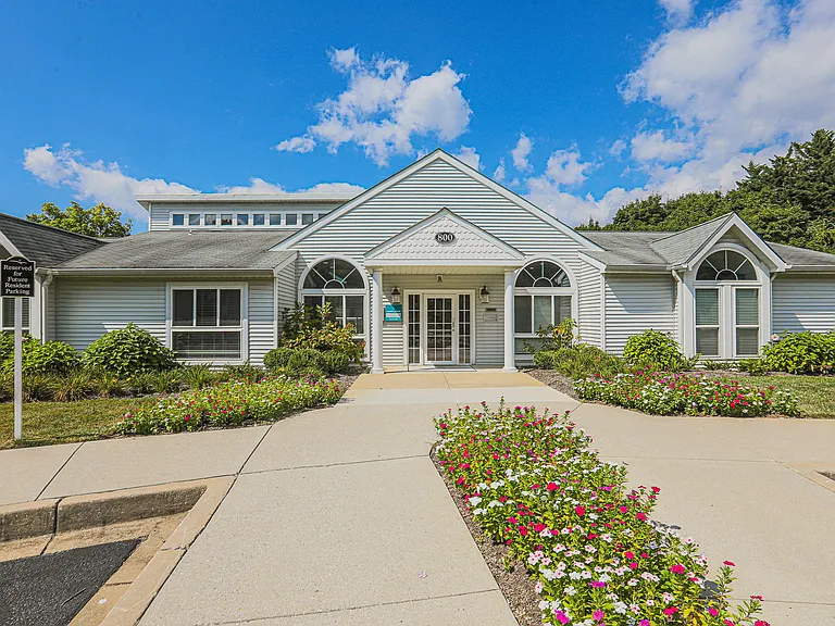 Leasing Center