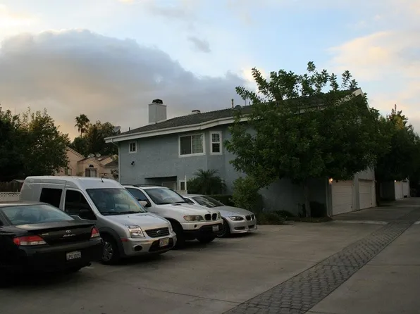 18999 Gault St, Reseda, CA 91335