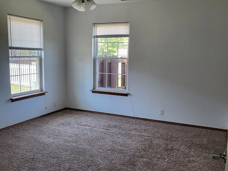 1908 Chris Ln #1910 — Photo 7