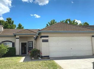 8202 Oakbriar Cir, Elk Grove, CA 95758