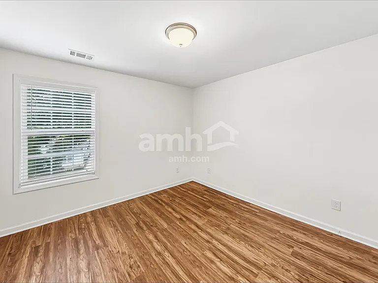 131 Village Dr — Photo 17