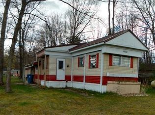 593 Pine St, Gladwin, MI 48624