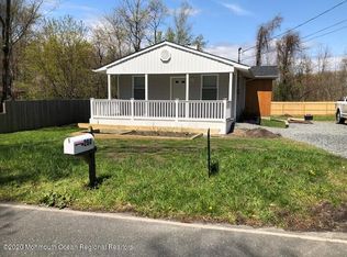 264 W Farms Rd, Farmingdale, NJ 07727