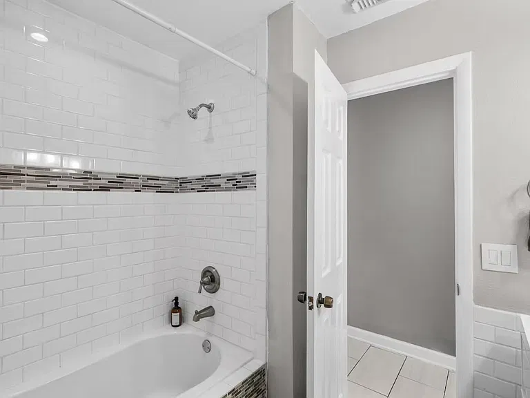 730 SE White Ave — Photo 8