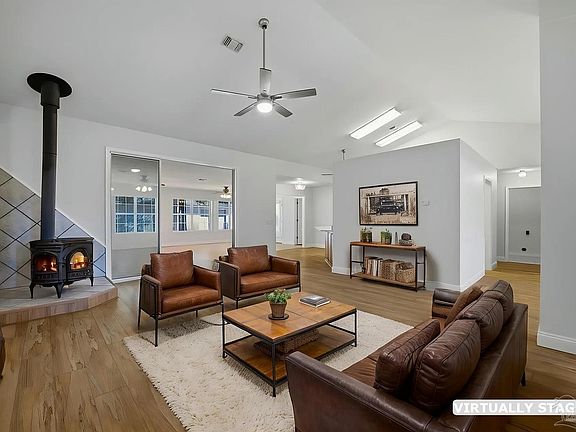 5th image of 1522 Oak Shore Dr