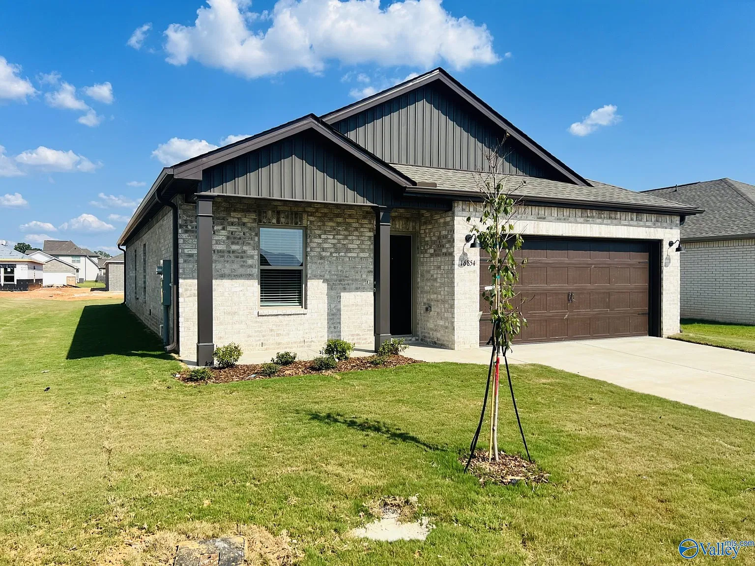 4 bed, 2.0 bath, 1667 sqft, $1,895 — Photo 1