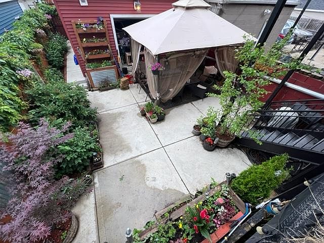 Landscaped patio