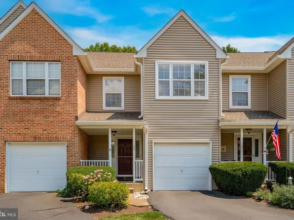 52 Piccadilly Cir, Doylestown, PA 18901