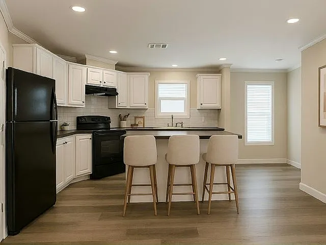 3 bed, 2.0 bath, 1120 sqft, $2,140 — Photo 4