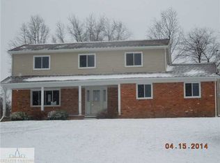 2220 E Allen Rd, Howell, MI 48855