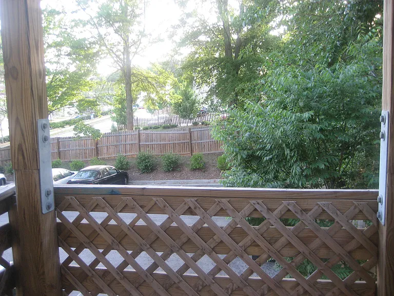 1021 Carlton Ave — Photo 11
