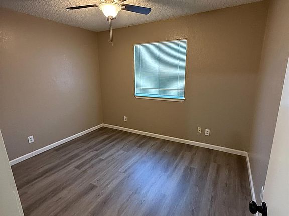 4th image of 460 S Dearing Ave