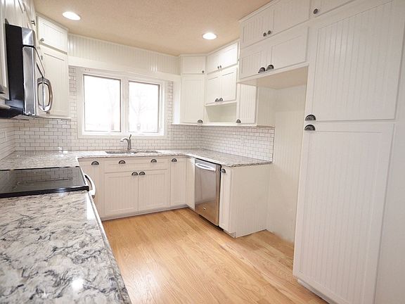 4th image of 101 Bluff Dr