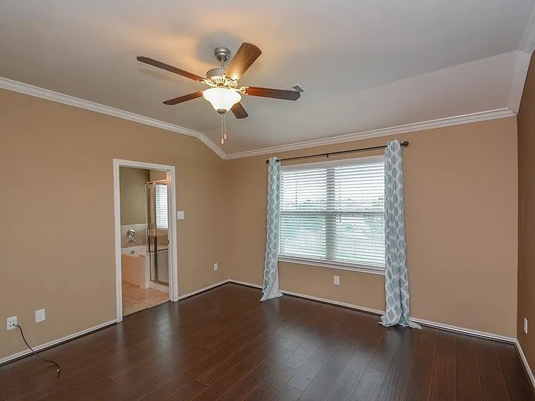 6490 Calgary Woods Ln — Photo 18