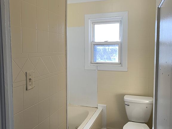 4th image of 1717 E Yale Ave