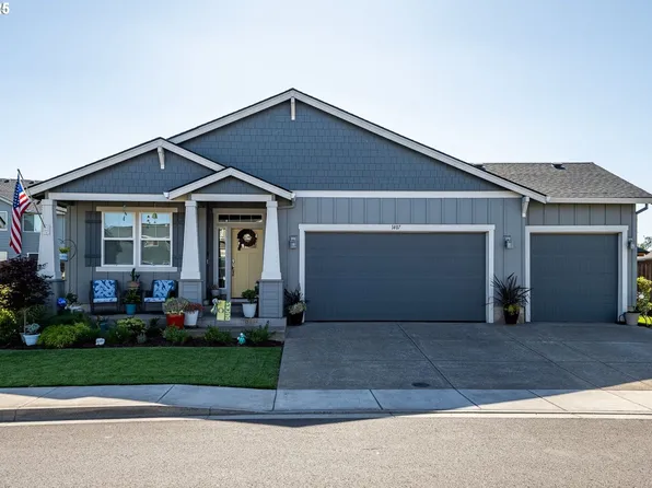 1407 Farmington Dr, Junction City, OR 97448