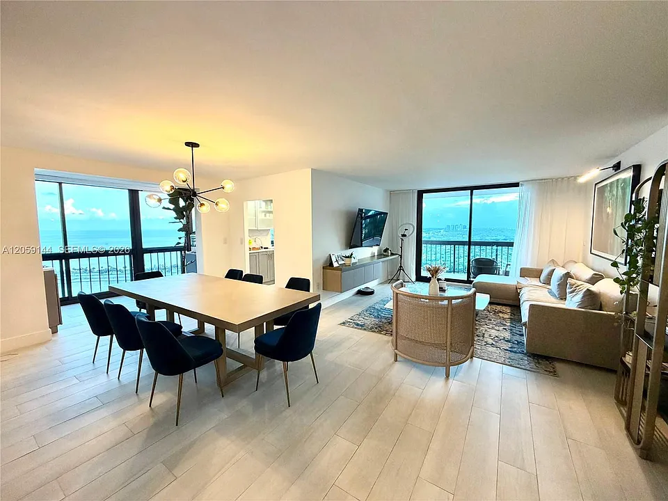 2333 Brickell Ave #2512