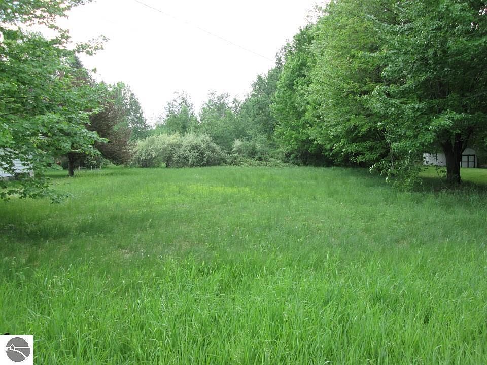 1st image of 8220 Leona Dr