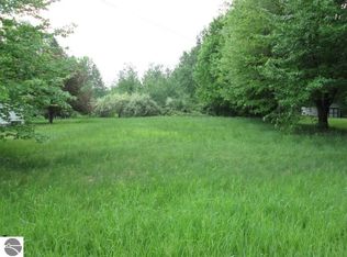 8220 Leona Dr, Mount Pleasant, MI 48858