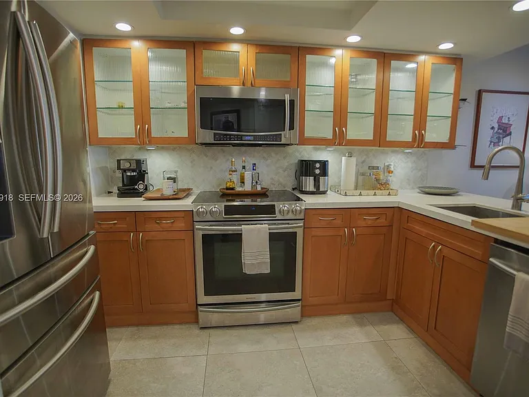 5880 Collins Ave #302 — Photo 7