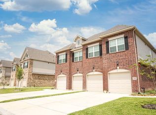 7479 Thunder St, Pearland, TX 77584