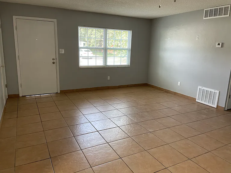 7210 Pinion Dr — Photo 4