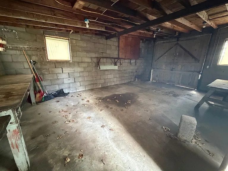 1626 Stoughton Ave — Photo 23