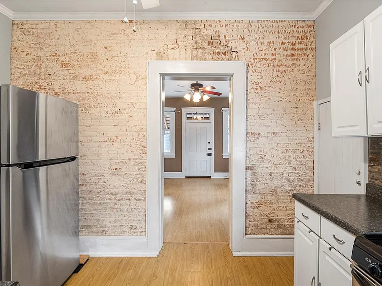 1003 N Benton Ave — Photo 8