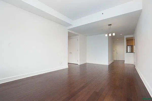 Rented by Akam Sales and Brokerage | media 10