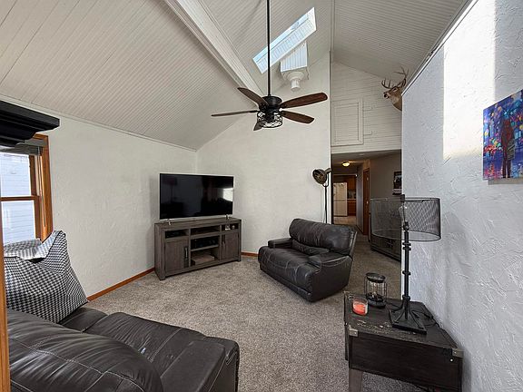 2nd image of 2905 Pinard St