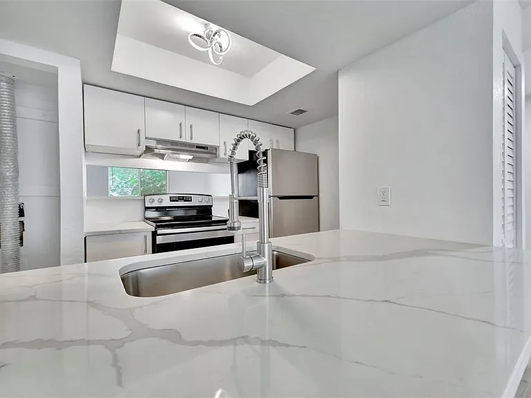 9940 7th Way N #101 — Photo 16