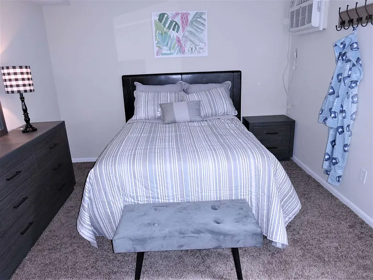 Princeton Square Apartments — Photo 14
