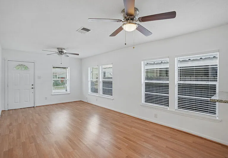 5315 Bell St — Photo 8
