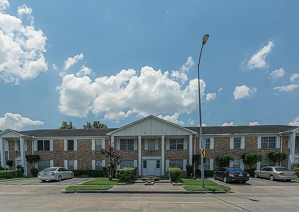 1st image of 7205 Beechnut St APT D