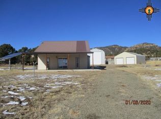31 Southfork Rd, Raton, NM 87740