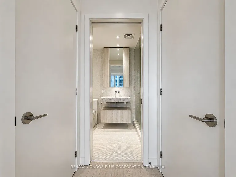 11 Yorkville Ave #3907 — Photo 15