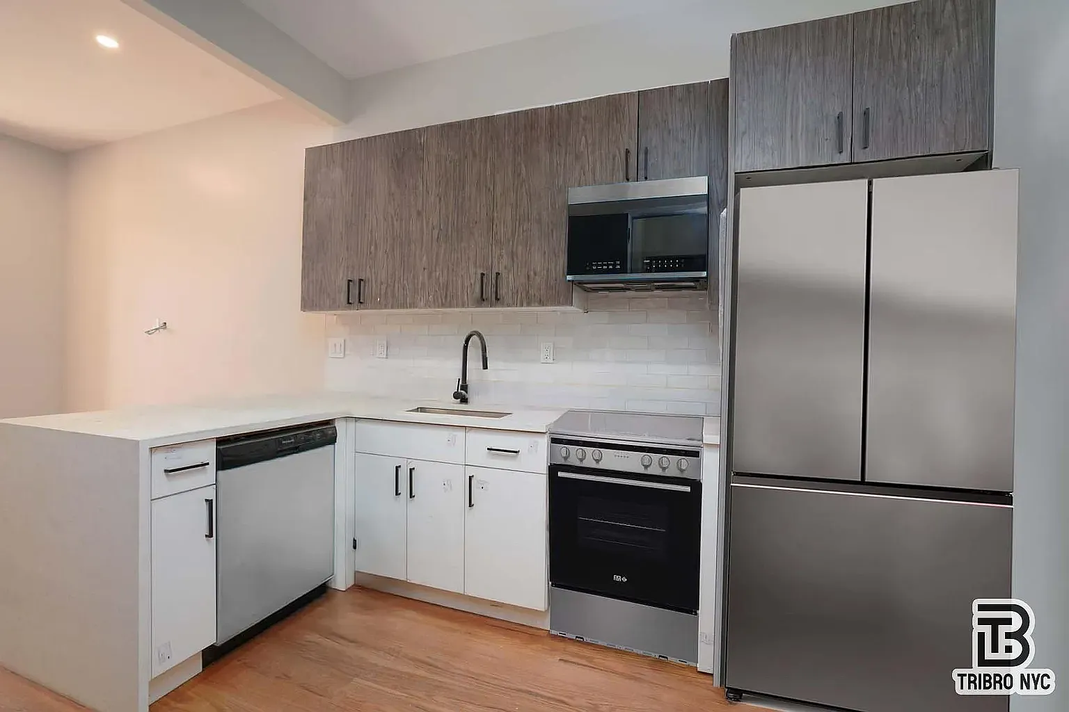 645 Ocean Parkway — Photo 2