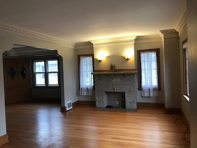 2 bed, 1200 sqft, $1,700 — Photo 1
