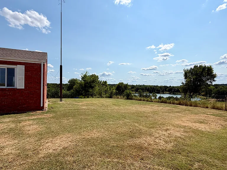 2919 W Main St — Photo 40